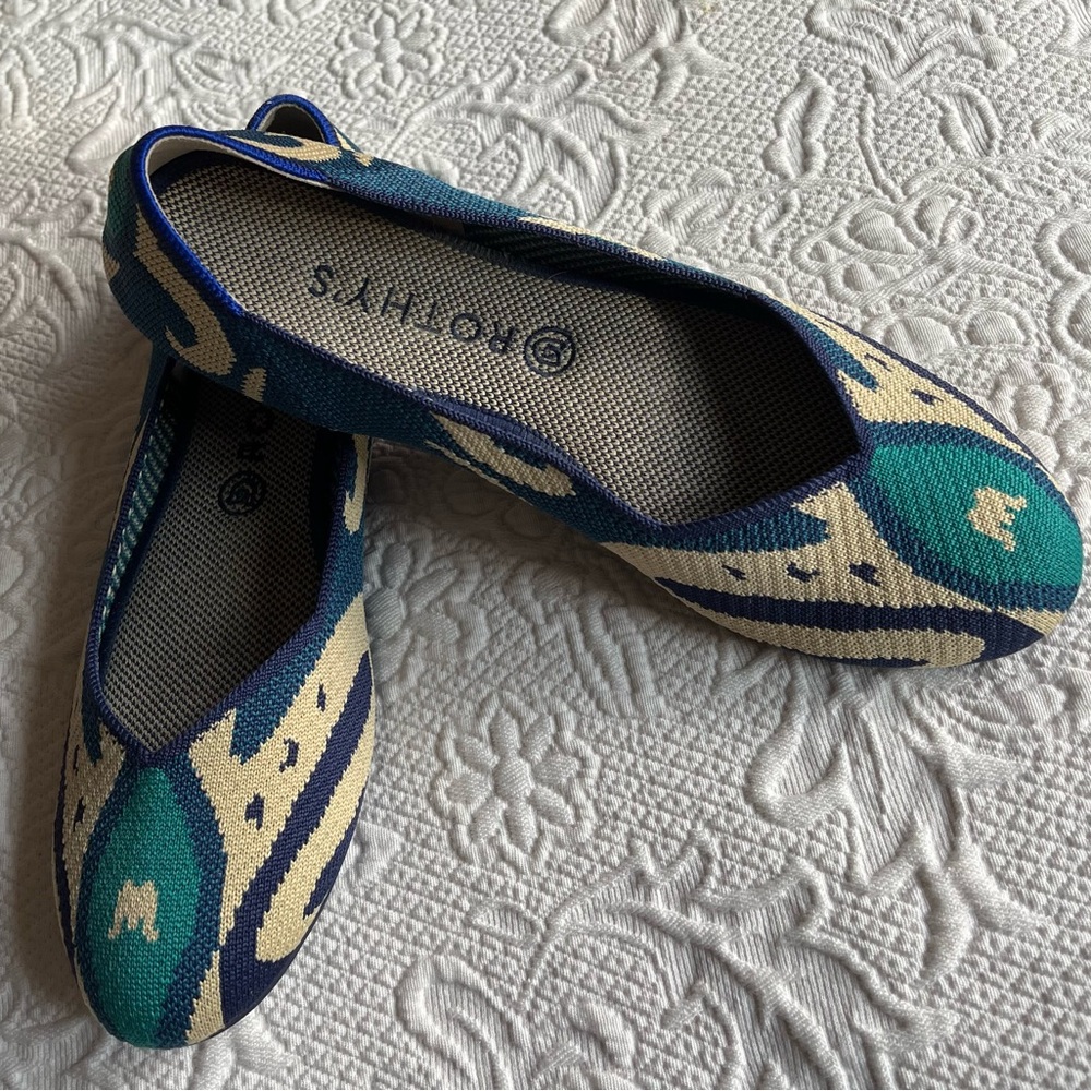 Rothy's Women's Blue and Cream Flats